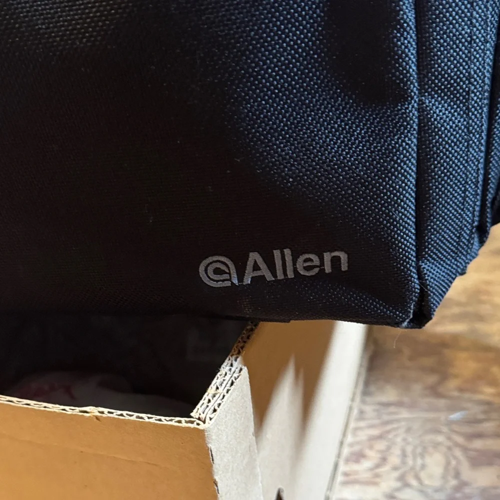Black Storage duffle Gun Bag very spacious and a lots of space for everything